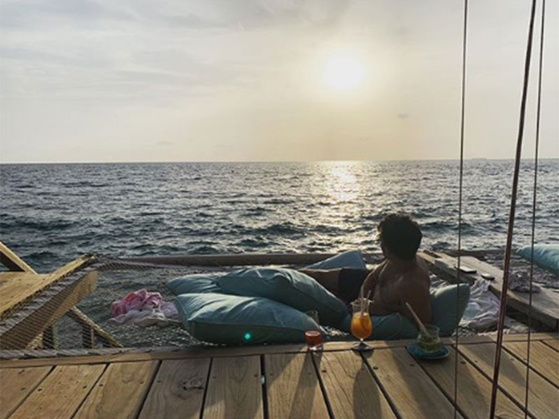 صور من داخل المنتجع  الفخم الذي قضى فيه جو وصوفي جوناس شهر عسلهما في المالديف